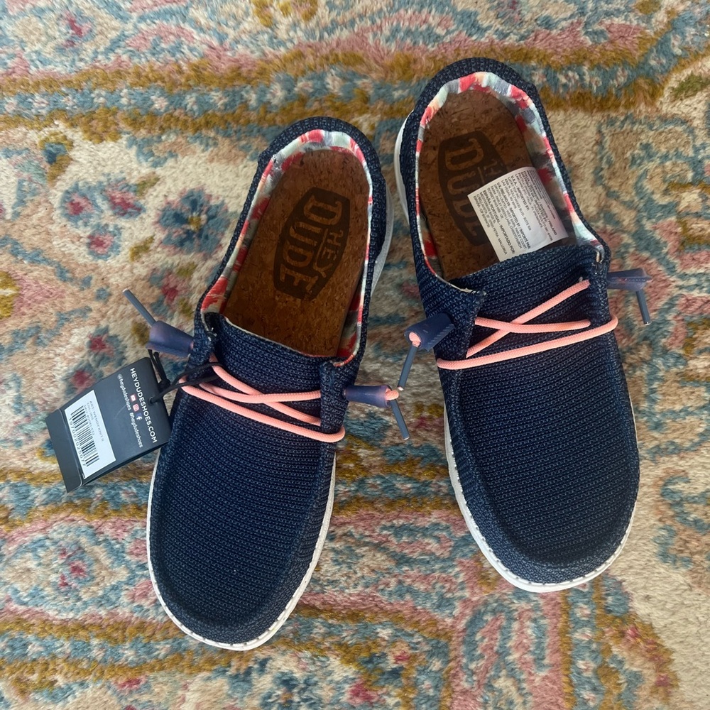 HEYDUDE SIZE 8, blue and pink shows